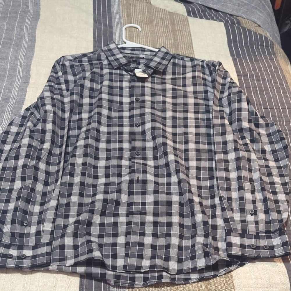 Brand New Express Casual Black and Gray Plaid Button Down Shirt Modern Fit